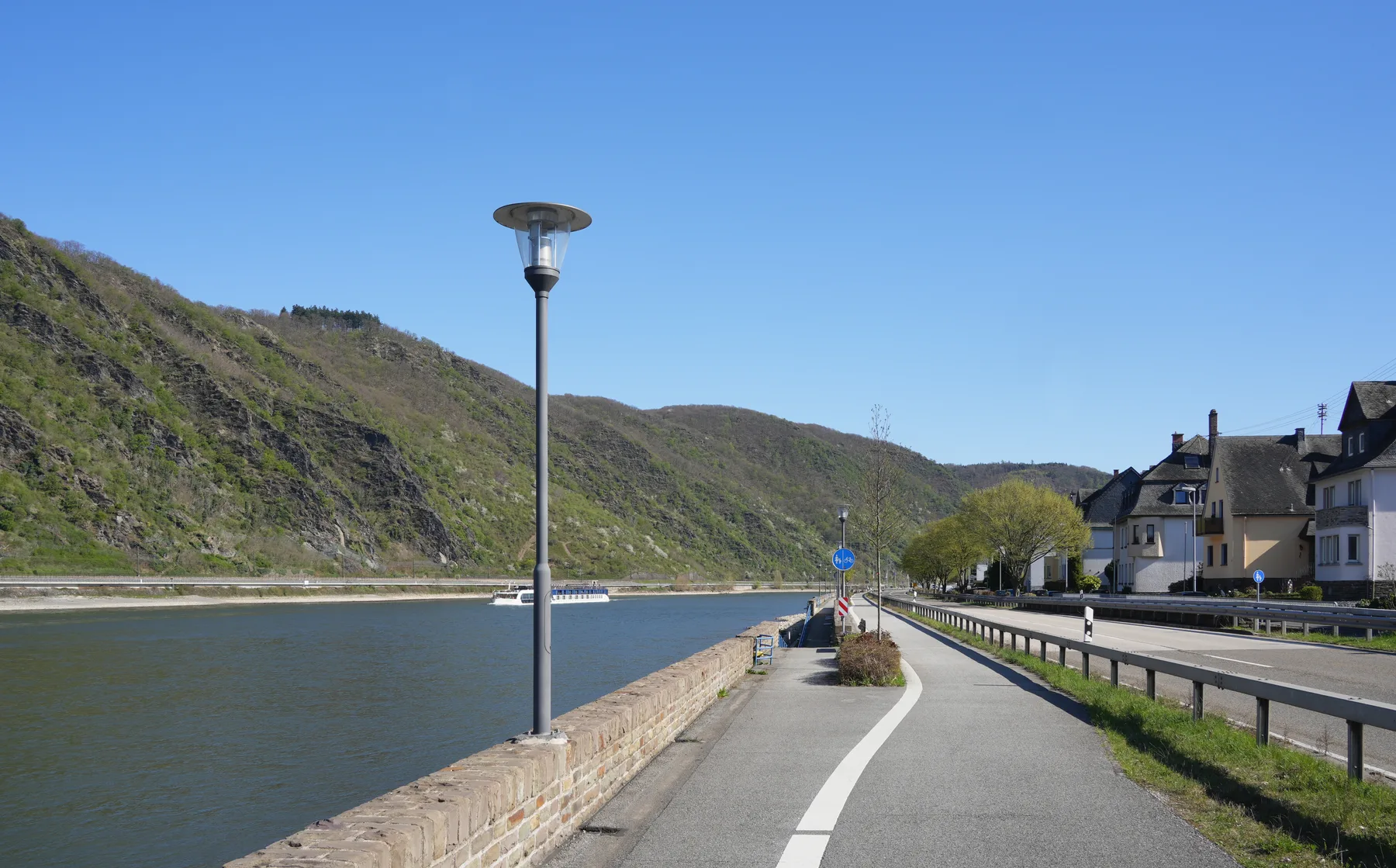 Rhein-Radweg bei Boppard im Mittelrheintal